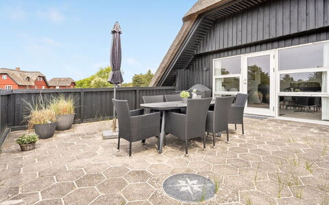 Vladan - 1.6Km from the Sea: Sommerhus, Hjem, Hus, Tag, Veranda, Estate, Sidespor, Garden Bygninger, Stuehus, Gård