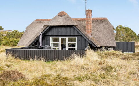 Vladan - 1.6Km from the Sea: Sommerhus, Hjem, Hus, Tag, Veranda, Estate, Sidespor, Garden Bygninger, Stuehus, Gård