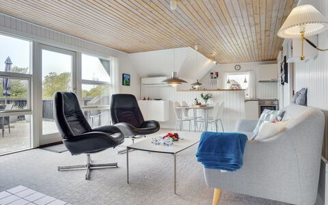 Vladan - 1.6Km from the Sea: Sommerhus, Hjem, Hus, Tag, Veranda, Estate, Sidespor, Garden Bygninger, Stuehus, Gård