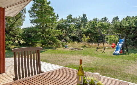 Thorvor - 1.5Km from the Sea: Græs, Busk, Hus, Have, Hjem, Sommerhus, Land Lot, Lawn, Bunddække
