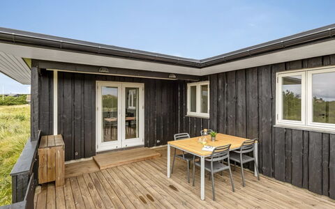Iken - 500M from the Sea: Møbel, Udendørs Møbler, Bordservice, Bord, Drinkware, Stol, Udendørs Bord, Mad, Flaske