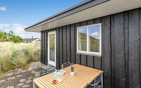 Iken - 500M from the Sea: Møbel, Udendørs Møbler, Bordservice, Bord, Drinkware, Stol, Udendørs Bord, Mad, Flaske