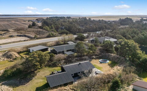 Gillis - 900M from the Sea: Tag, Hus, Hjem, Almindeligt, Landskab, Land Lot, Landdistrikt, Sommerhus, Menneskelig Bosættelse, Estate