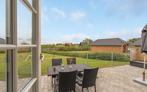 Ulva - 400M from the Sea: Arkitektur, Tag, Hjem, Kompositmateriale, Dagslys, Sidespor, Indkørsel