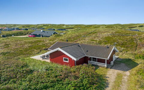 Emelie - 200M from the Sea: Møbel, Bord, Udendørs Møbler, Udendørs Bord, Stol, Bejdse, Skygge, Backyard, Sommerhus, Køkken & Spisebord