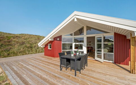 Emelie - 200M from the Sea: Arkitektur, Tag, Hjem, Kompositmateriale, Dagslys, Sidespor, Indkørsel