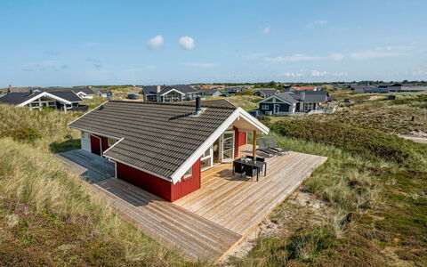 Emelie - 200M from the Sea: Arkitektur, Tag, Hjem, Kompositmateriale, Dagslys, Sidespor, Indkørsel