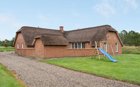 Aane - 1.8Km from the Sea: Plantesamfund, Sollys, Urteagtig Plante, Have, Plantation, Landbrug, Farm