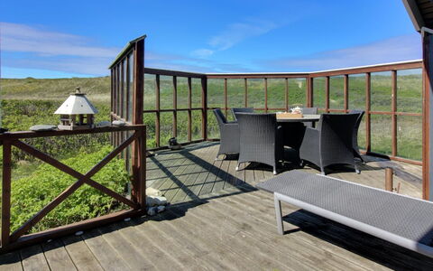 Egidia - 50M from the Sea: Møbel, Indretning, Stol, Gulvbelægning, Bord, Udvej, Etage, Loft, Værelse, Eco Hotel