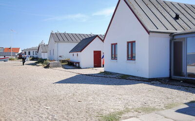 Hariet - 600M from the Sea
