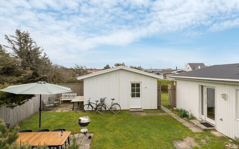 Vilja - 150M from the Sea: Busk, Urban Design, Bunddække, Mursten, Lejlighed, Estate, Murværk, Altan, Landscaping