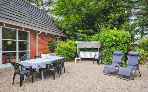 Ludovic - 7Km from the Sea: Tag, Land Lot, Sommerhus, Hjem, Landdistrikt, Skur, Sidespor, Garden Bygninger, Bjælkehytte, Hytte