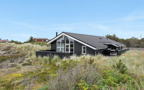 Mavis - 800M from the Sea: Træ, Hjem, Veranda, Dæk, Hårdttræ, Tag, Bejdse, Trægulve, Eco Hotel