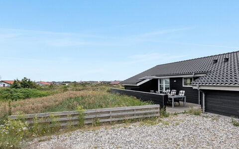 Mavis - 800M from the Sea: Træ, Hjem, Veranda, Dæk, Hårdttræ, Tag, Bejdse, Trægulve, Eco Hotel