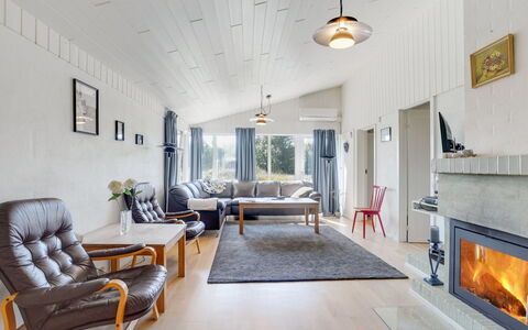 Germund - 900M from the Sea: Tag, Hjem, Hus, Sidespor, Sommerhus, Kompositmateriale, Dør, Skydevindue, Estate, Skorsten