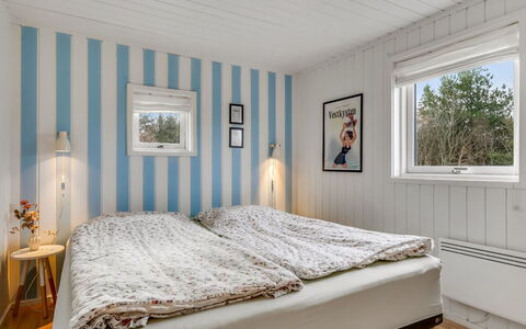 Bylgja - 1.7Km from the Sea: Væg, Indretning, Træ, Soveværelse, Seng, Møbel, Hjem, Sengetøj, Etage, Loft
