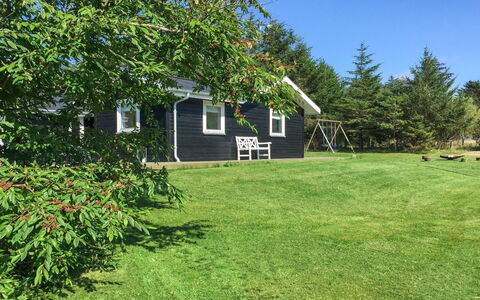 Bylgja - 1.7Km from the Sea: Græs, Hus, Busk, Lawn, Sommerhus, Land Lot, Have, Hjem, Almindeligt