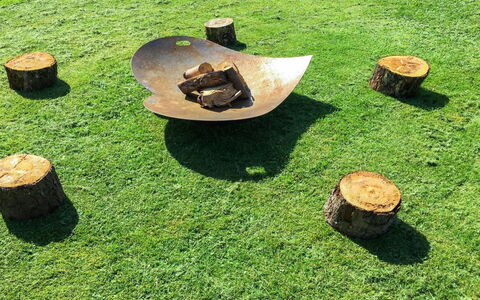 Bylgja - 1.7Km from the Sea: Græs, Græs-, Bunddække, Lawn, Have, Naturmateriale, Kunstgræs