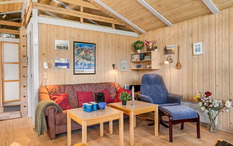 Anthonia - 1.6Km from the Sea: Plantesamfund, Sollys, Urteagtig Plante, Have, Plantation, Landbrug, Farm