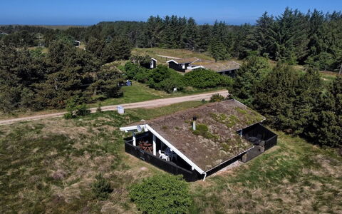 Anthonia - 1.6Km from the Sea: Træ, Gulvbelægning, Indretning, Etage, Møbel, Trægulve, Værelse, Loft, Bejdse, Hårdttræ