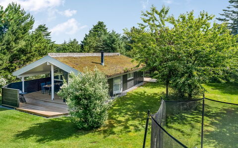 Barnet - 2.2Km from the Sea: Tækning, Sommerhus, Hus, Tag, Hjem, Stuehus, Hytte, Estate, Landsby
