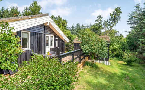 Barnet - 2.2Km from the Sea: Tækning, Sommerhus, Hus, Tag, Hjem, Stuehus, Hytte, Estate, Landsby
