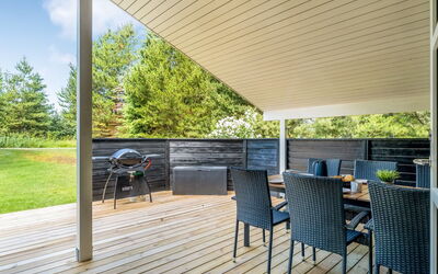 Barnet - 2.2Km from the Sea