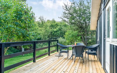 Barnet - 2.2Km from the Sea