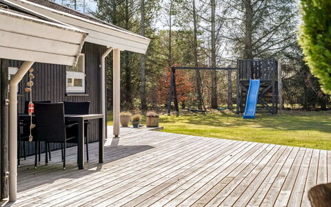 Akka - 2Km from the Sea: Trægulve, Træ, Gulvbelægning, Etage, Hårdttræ, Planke, Veranda, Dæk, Bejdse, Kompositmateriale