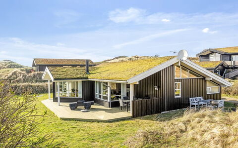 Bovi - 300M from the Sea: Træ, Hjem, Veranda, Dæk, Hårdttræ, Tag, Bejdse, Trægulve, Eco Hotel