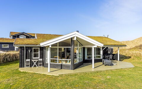 Bovi - 300M from the Sea: Træ, Hjem, Veranda, Dæk, Hårdttræ, Tag, Bejdse, Trægulve, Eco Hotel