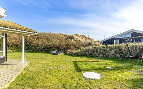 Bovi - 300M from the Sea: Træ, Hjem, Veranda, Dæk, Hårdttræ, Tag, Bejdse, Trægulve, Eco Hotel