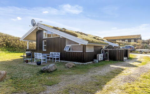 Bovi - 300M from the Sea: Træ, Hjem, Veranda, Dæk, Hårdttræ, Tag, Bejdse, Trægulve, Eco Hotel