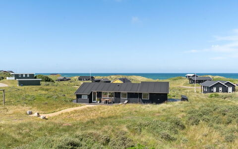 Dila - 150M from the Sea