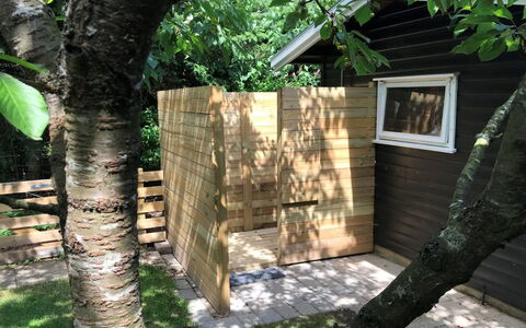 Henryk - 500M from the Sea: Træ, Sommerhus, Hårdttræ, Planke, Bejdse, Garden Bygninger, Design, Gård, Bjælkehytte, Backyard