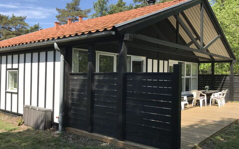 Torsten - 30M from the Sea: Tag, Hus, Land Lot, Hjem, Sommerhus, Estate, Garden Bygninger, Skygge, Bjælkehytte, Landscaping