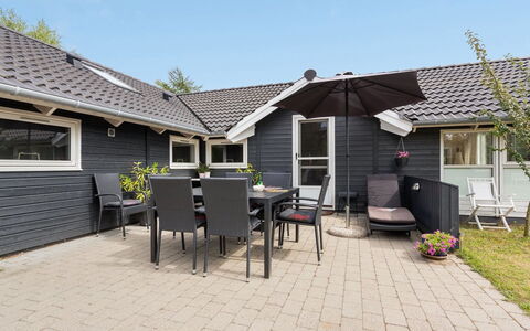 Zelda - 300M from the Sea: Træ, Bejdse, Planke, Hårdttræ, Sommerhus, Dæk, Sidespor, Skygge, Trægulve, Garden Bygninger