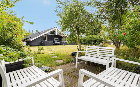 Zelda - 300M from the Sea: Træ, Bejdse, Planke, Hårdttræ, Sommerhus, Dæk, Sidespor, Skygge, Trægulve, Garden Bygninger