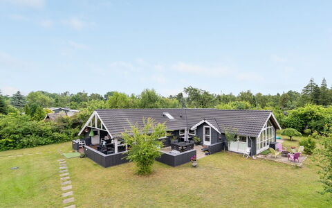 Zelda - 300M from the Sea: Træ, Bejdse, Planke, Hårdttræ, Sommerhus, Dæk, Sidespor, Skygge, Trægulve, Garden Bygninger