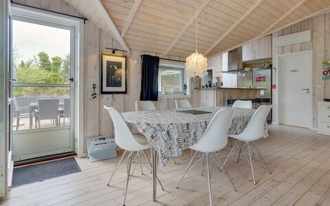 Zelda - 300M from the Sea: Tag, Land Lot, Sommerhus, Hjem, Landdistrikt, Skur, Sidespor, Garden Bygninger, Bjælkehytte, Hytte