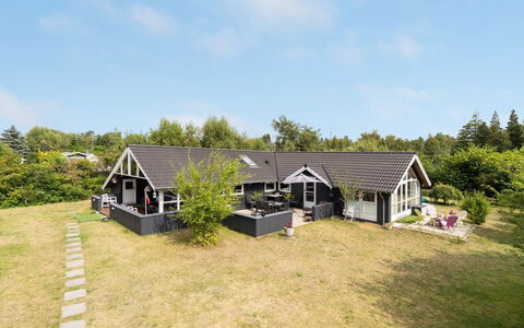 Zelda - 300M from the Sea: Tag, Land Lot, Sommerhus, Hjem, Landdistrikt, Skur, Sidespor, Garden Bygninger, Bjælkehytte, Hytte