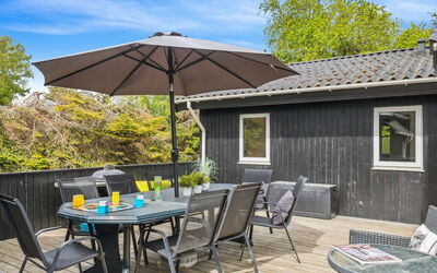 Hallveig - 1.1Km from the Sea
