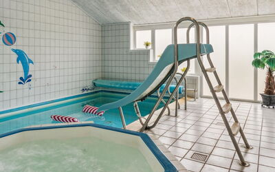 Hallveig - 1.1Km from the Sea