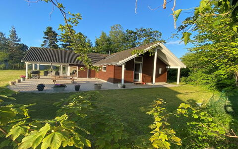 Hegge - 300M from the Sea: Hus, Hjem, Dør, Tag, Sommerhus, Estate, Have, Skygge, Sidespor, Gård
