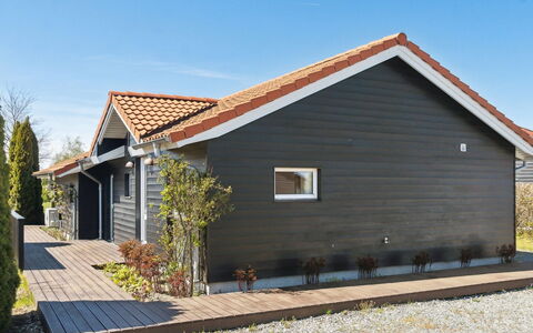 Florentin - 1Km from the Sea: Tag, Land Lot, Sommerhus, Hjem, Landdistrikt, Skur, Sidespor, Garden Bygninger, Bjælkehytte, Hytte