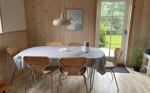 Finwith - 1.5Km from the Sea: Møbel, Gulvbelægning, Træ, Indretning, Etage, Bord, Stol, Køkken & Spisebord, Spisestue, Bejdse