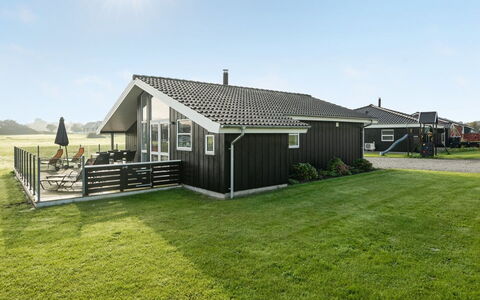 Naia - 200M from the Sea: Hus, Tag, Hjem, Arkitektur, Sommerhus, Estate, Sidespor, Gård, Veranda, Garden Bygninger