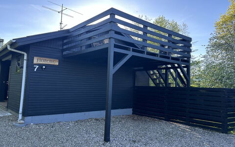 Ady - 150M from the Sea: Lejlighed, Skygge, Altan, Stol, Hegn, Udendørs Møbler, Aluminium, Kunstgræs