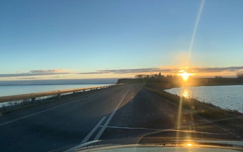 Leefke - 300M from the Sea: Himmel, Horisont, Sol, Vej, Solopgang, Skumring, Økoregion, Solnedgang, Atmosfaeretryk Fænomen, Sky