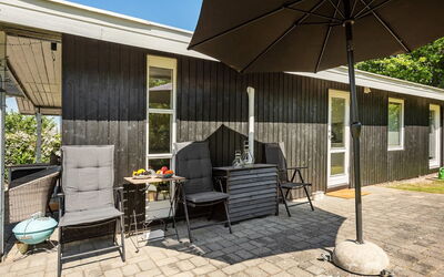 Leefke - 300M from the Sea